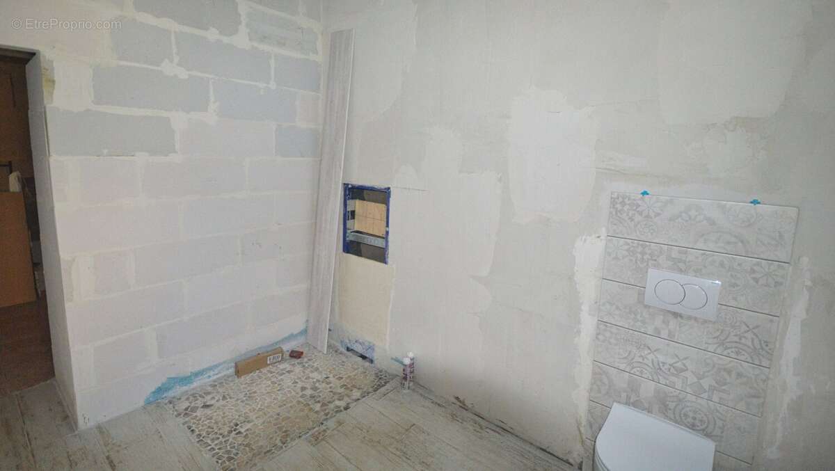 À VENDRE  Maison à rénover  Proche de toutes les commodités - photo 8