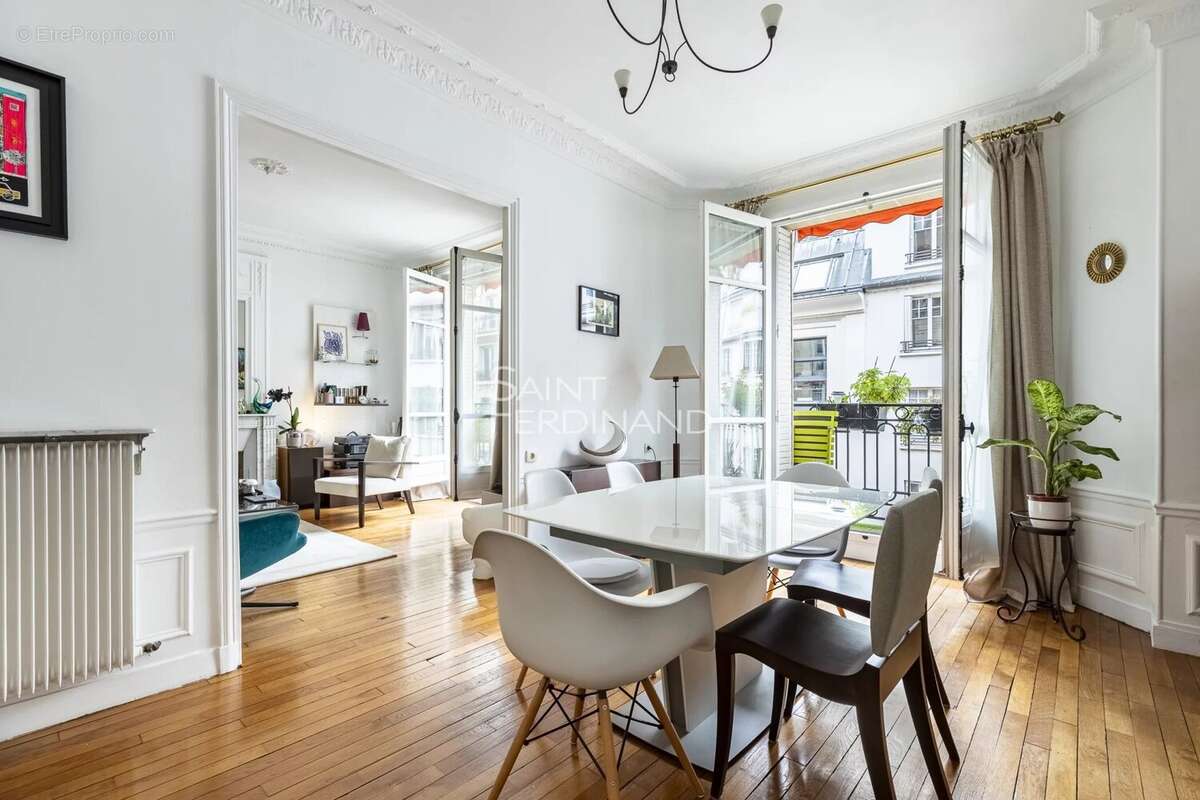 Appartement à PARIS-15E