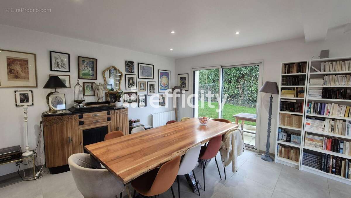 Maison 100 m² à Maisons  - photo 2