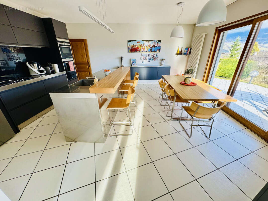 cuisine (4) - Maison à VETRAZ-MONTHOUX