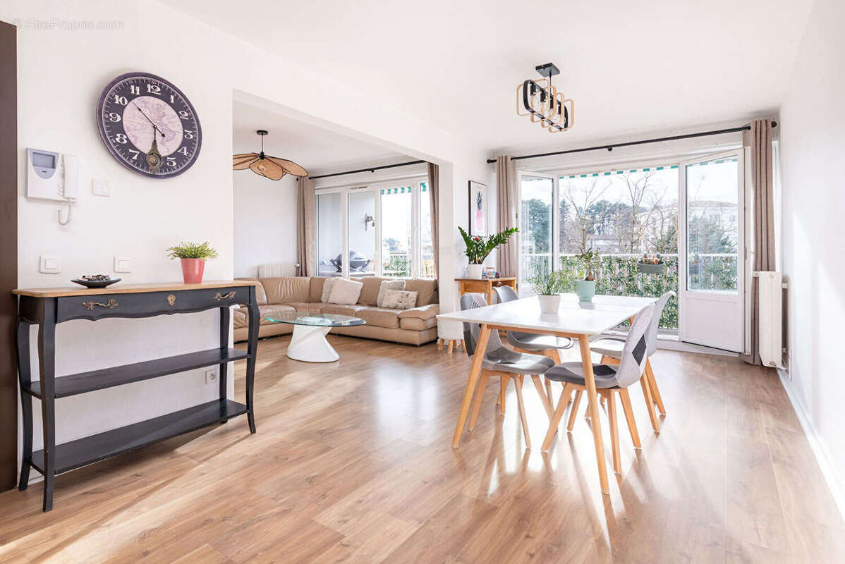 Appartement à SAINTE-FOY-LES-LYON