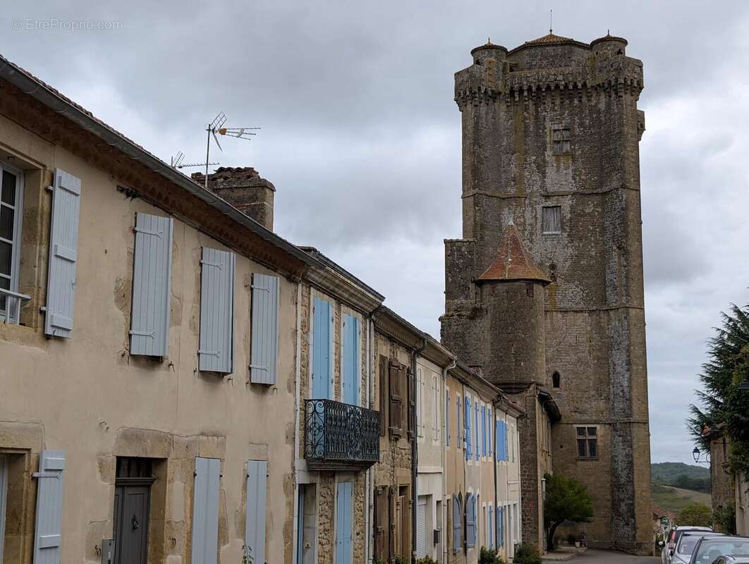 Maison à BASSOUES