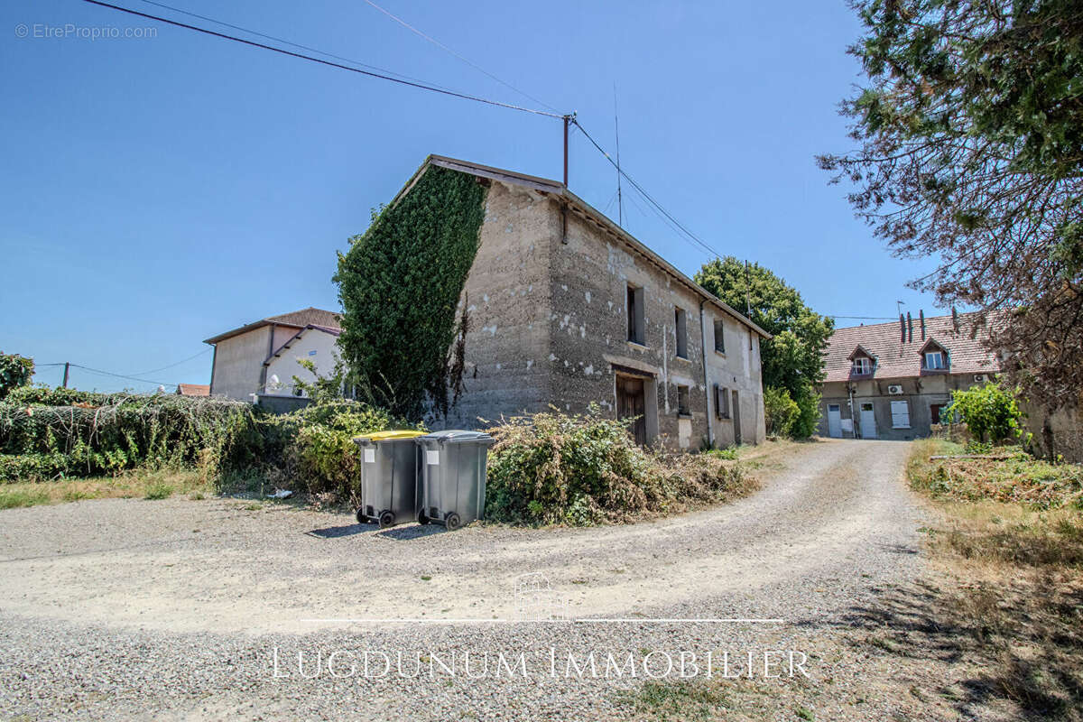 Maison Pont De Cheruy 6 pièce(s) 104 m2 + Jardin + Dépendance - photo 17