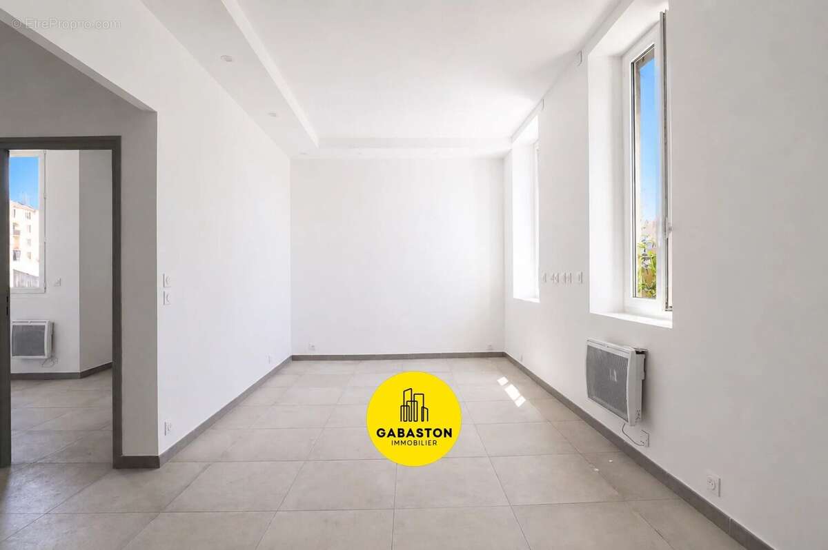 Appartement à MARSEILLE-3E