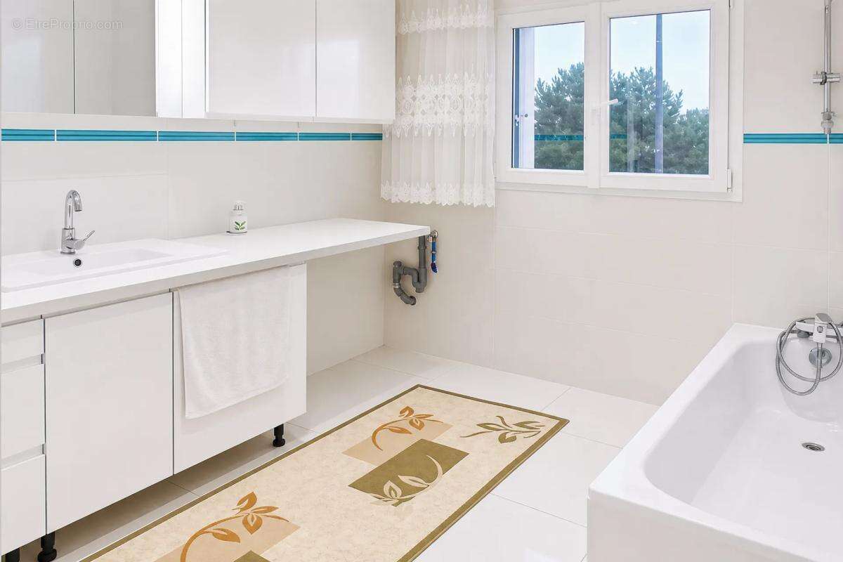 Maison de 9 pièces de 145 m² à Villemandeur - photo 5
