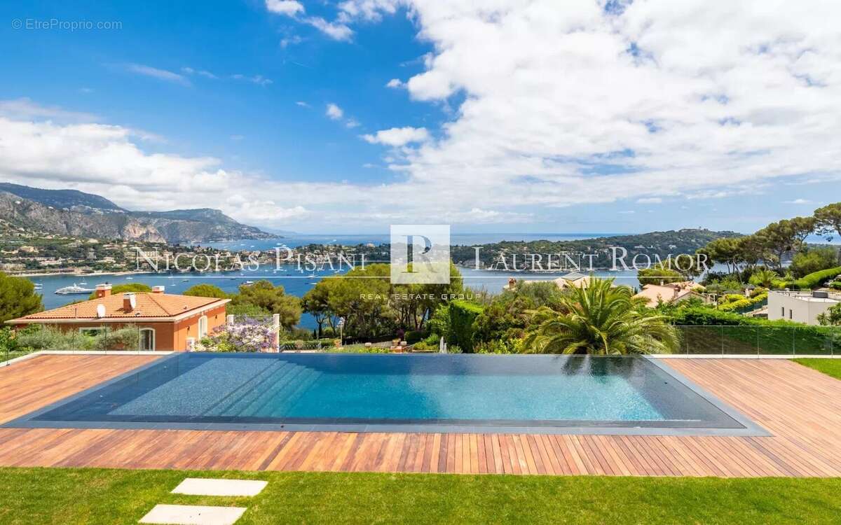 A vendre villa - vue mer - 5 chambres - piscine - rénové - stationnements - photo 7