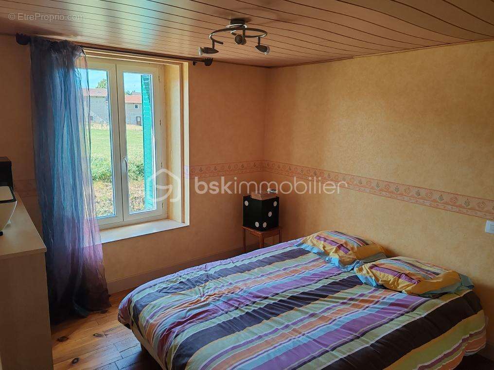 Maison à MARSAC-EN-LIVRADOIS