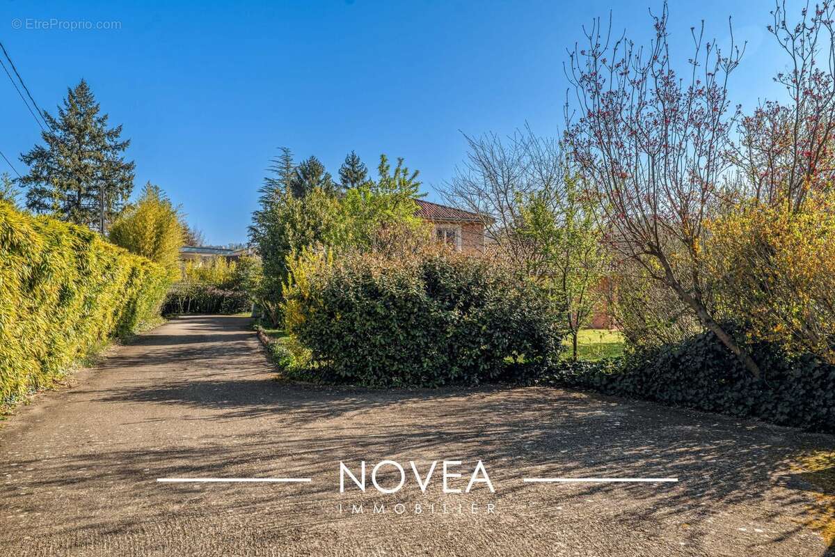 Maison à COLLONGES-AU-MONT-D'OR