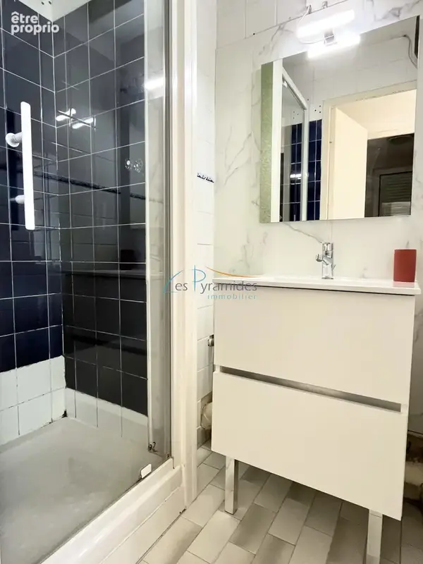 Studio cabine avec grande loggia, parking - photo 9
