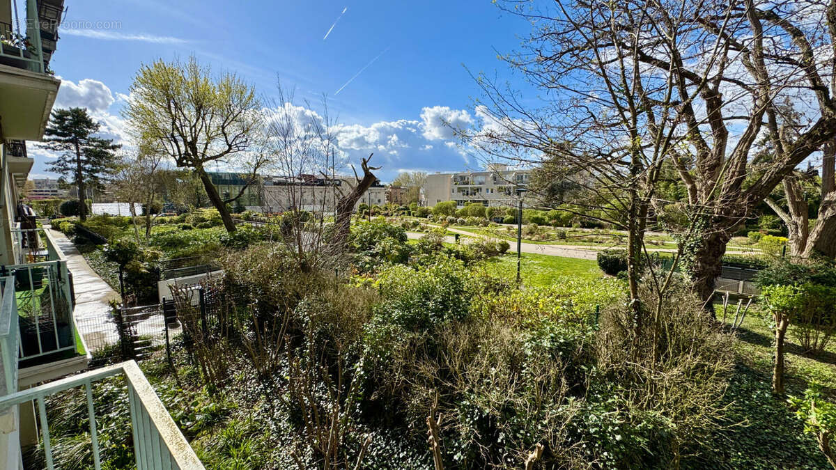 Appartement à ENGHIEN-LES-BAINS