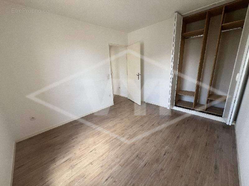 Appartement à COMBS-LA-VILLE
