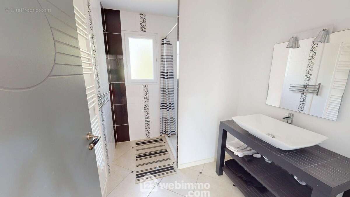 Salle d'eau - Maison à LA TRANCHE-SUR-MER