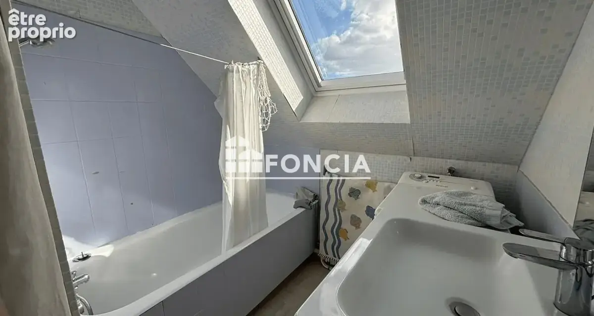 T2 avec balcon et vue sur l'anse de Penfoul - photo 9