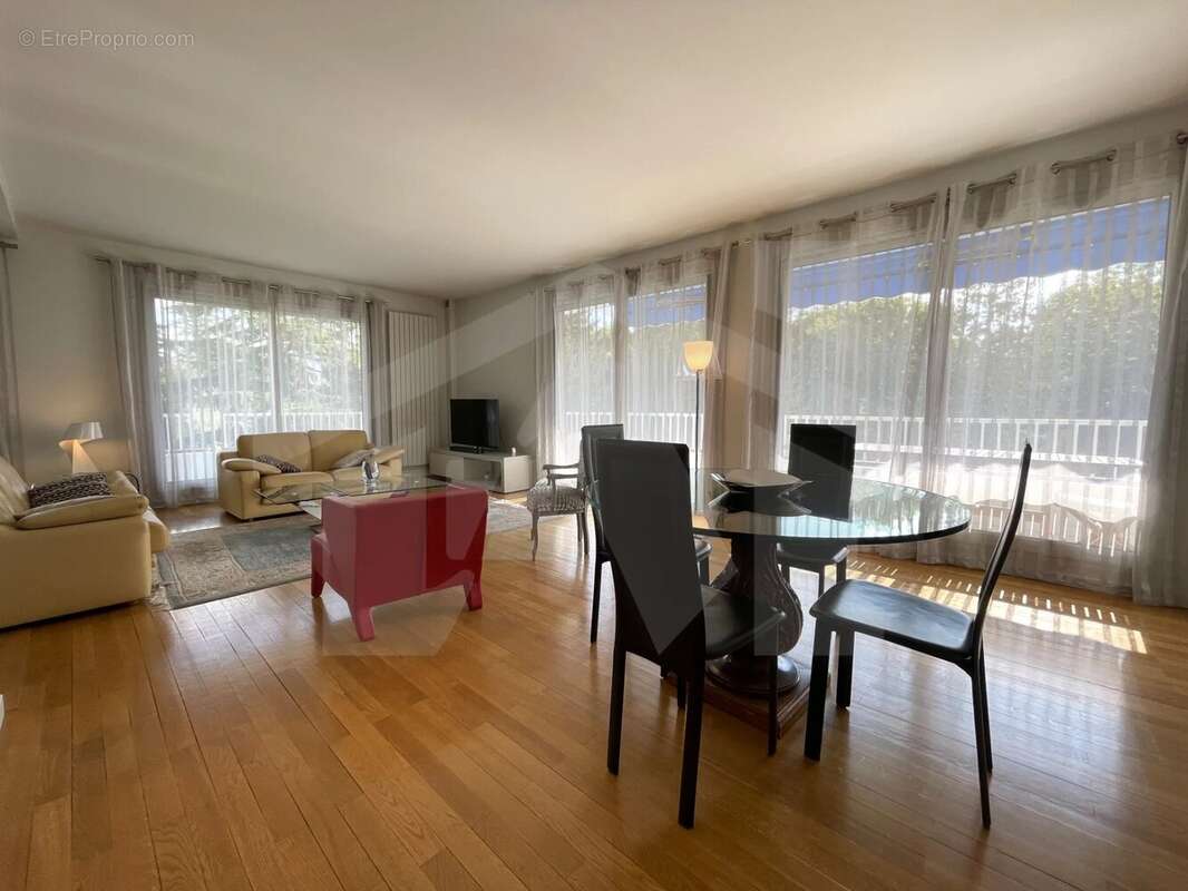 Appartement à MEYLAN