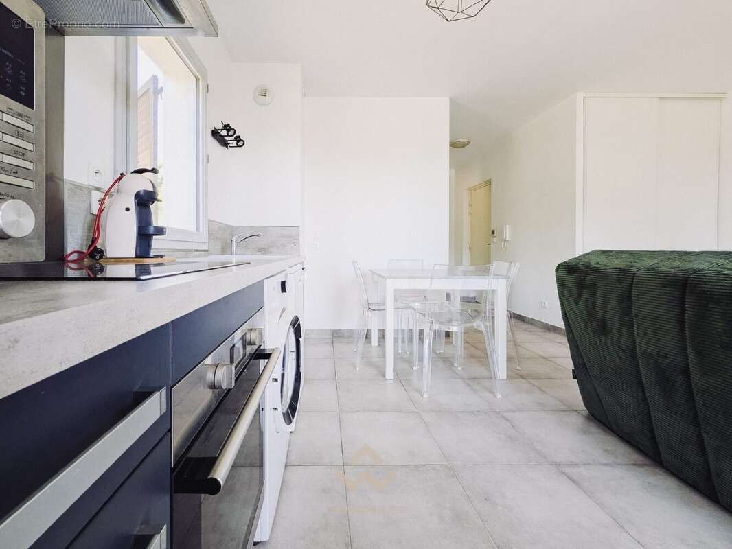 Cuisine - Studio - La Garde 83130 - Appartement à LA GARDE