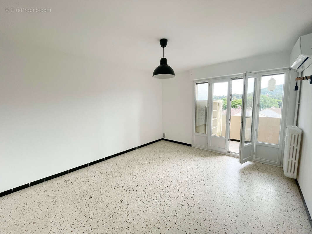 Appartement à HYERES