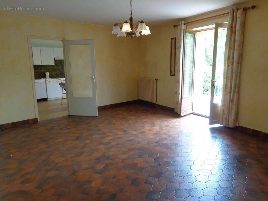 Maison à CHAMBOST-ALLIERES