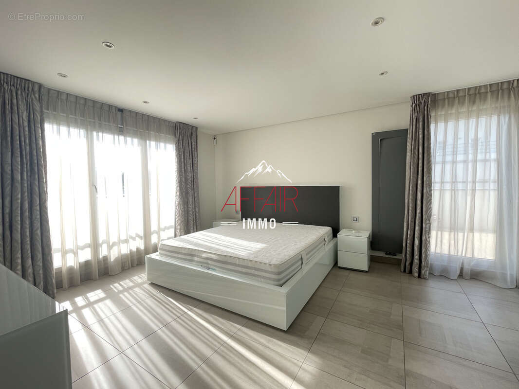 Appartement à COLLONGES-SOUS-SALEVE