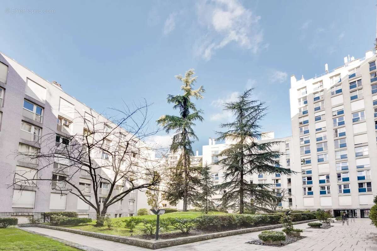 Appartement à PARIS-15E