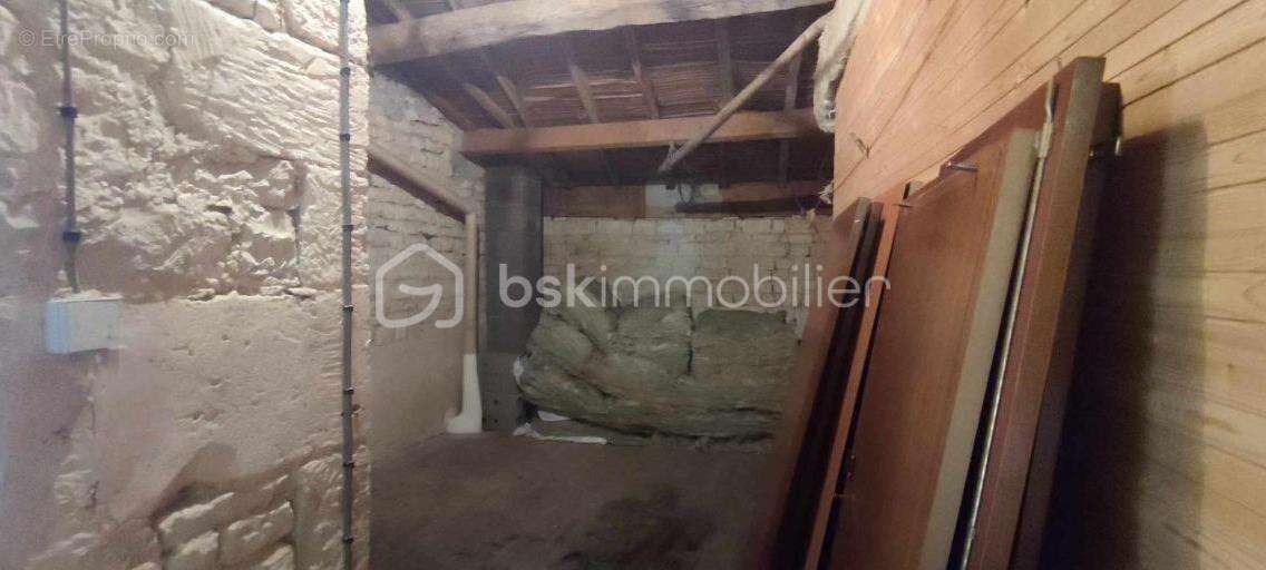 Maison à FONTENILLE-SAINT-MARTIN-D'ENTRAIGUES