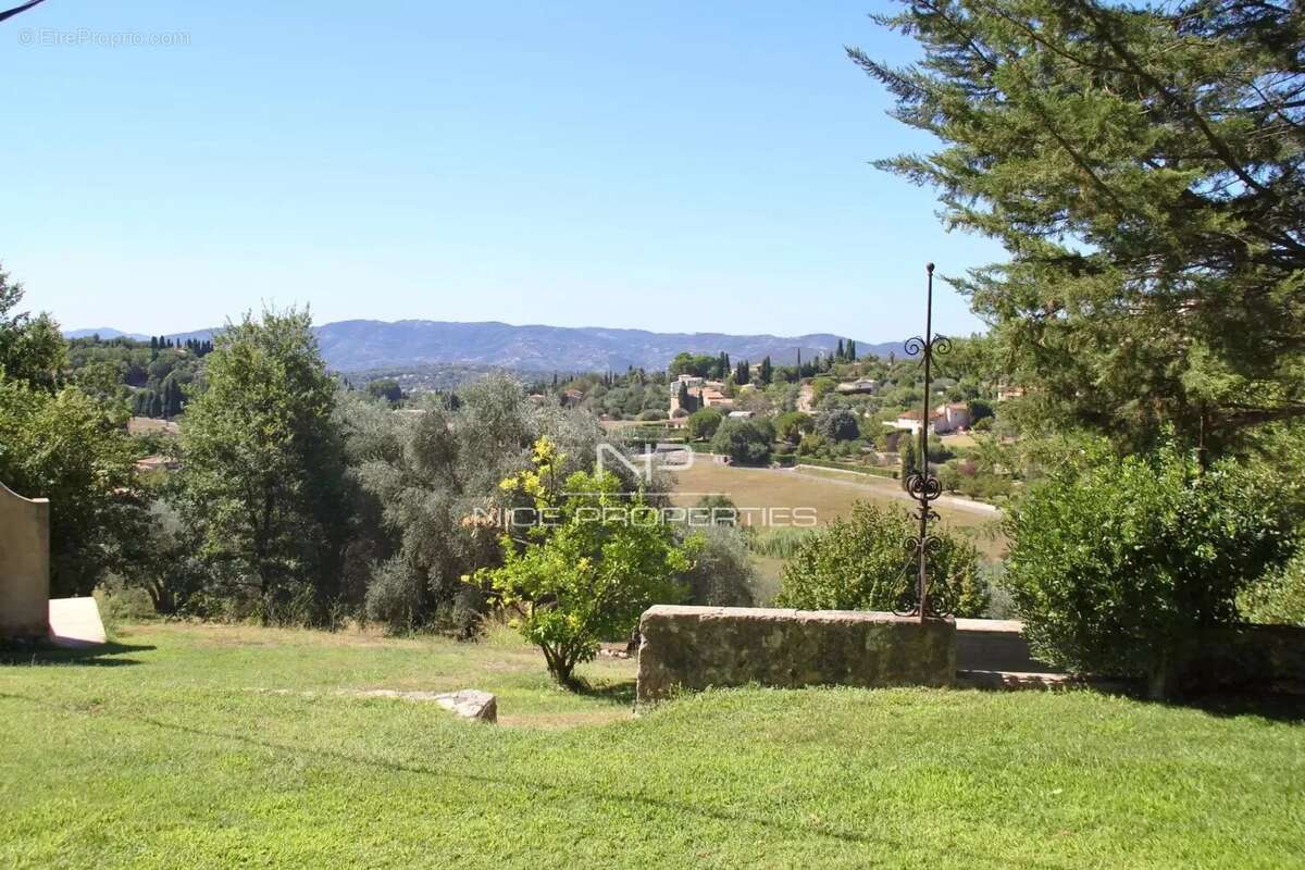 Maison à VALBONNE