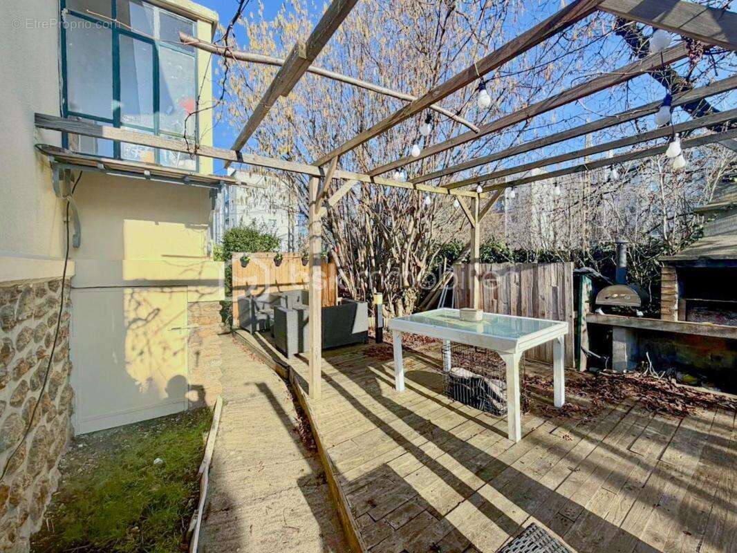 Maison à VIRY-CHATILLON