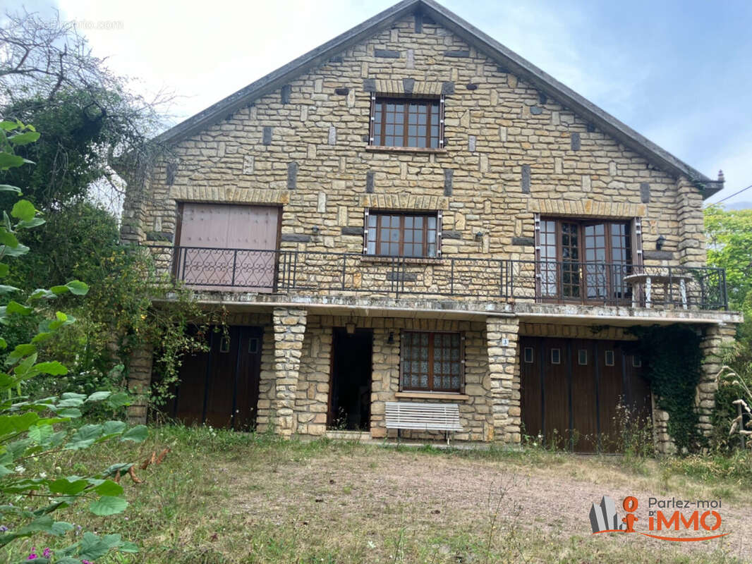 Maison à SURGY
