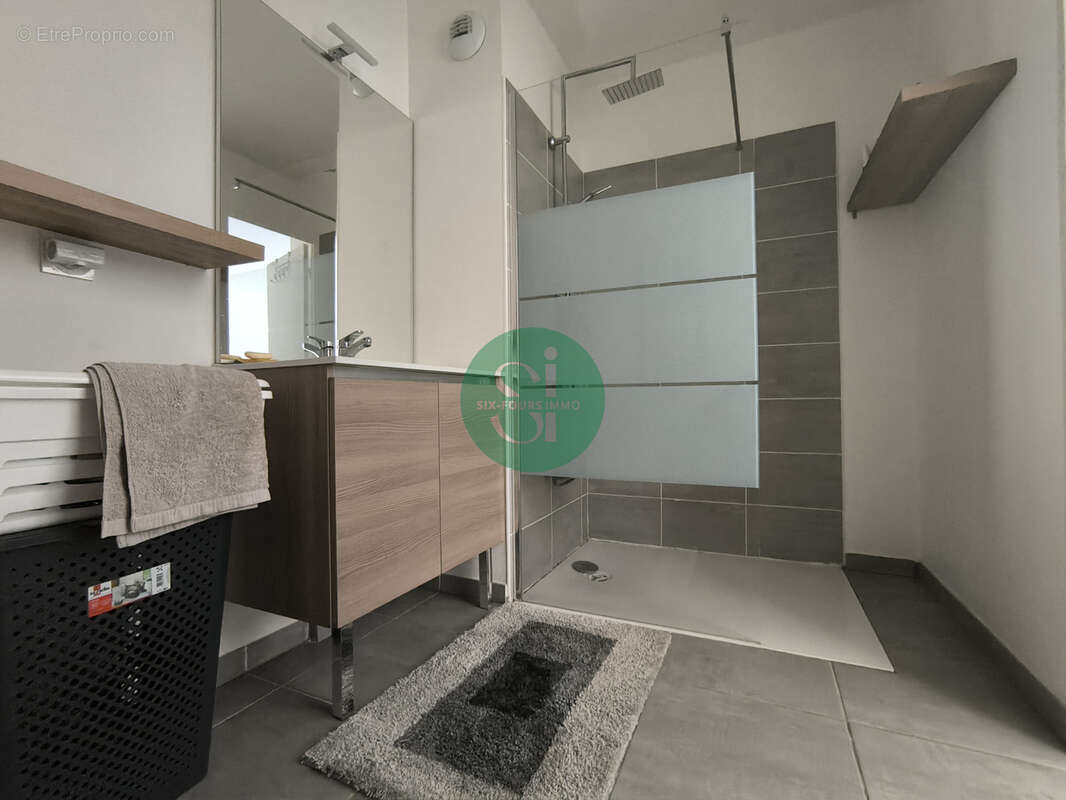 Appartement à SIX-FOURS-LES-PLAGES