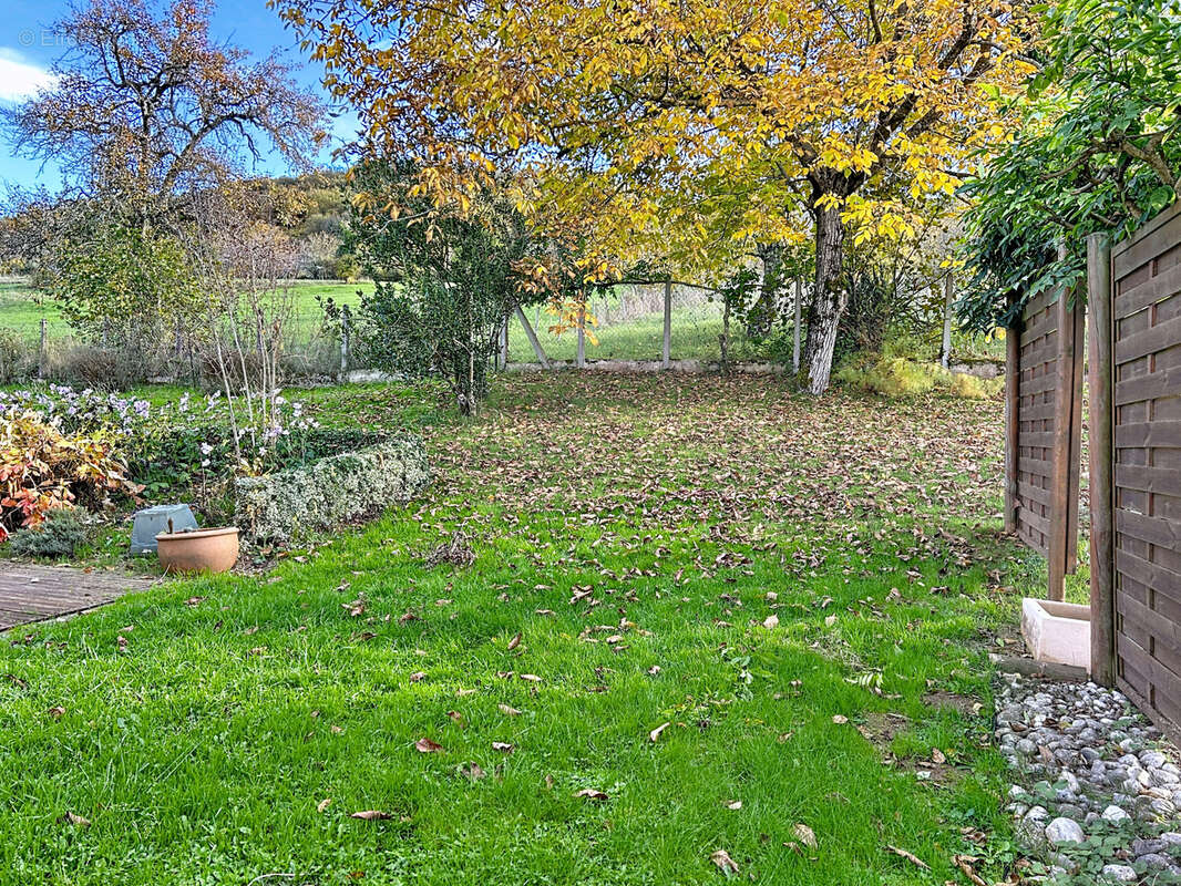 Maison à LISSAC-SUR-COUZE