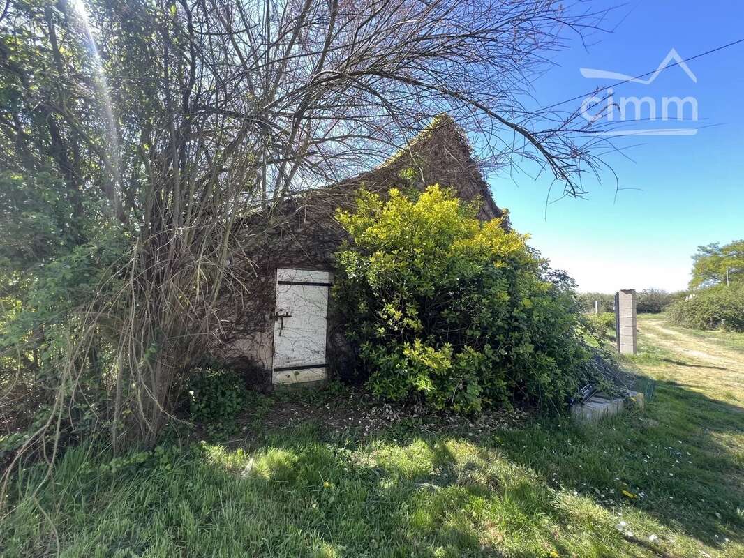 Maison à THIEL-SUR-ACOLIN
