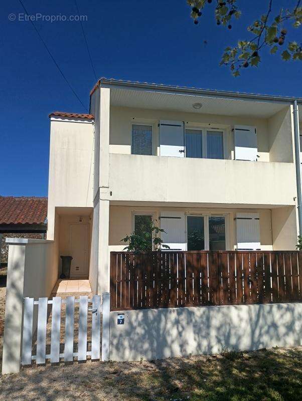 Appartement à LA CHAPELLE-BASSE-MER