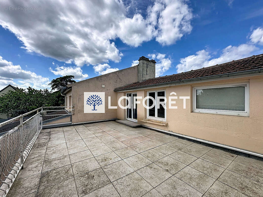 Appartement à SAINT-NOM-LA-BRETECHE