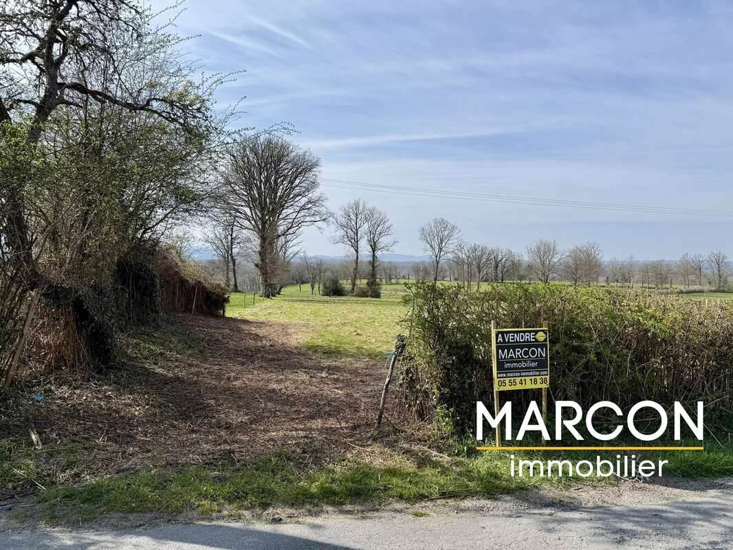 Terrain à SAINT-LAURENT