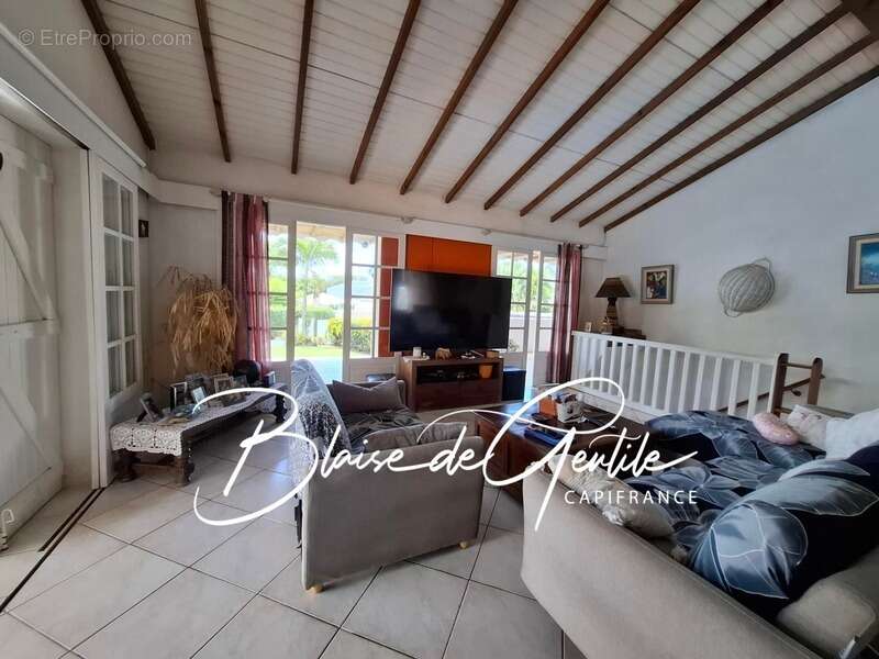 Maison à BAIE-MAHAULT