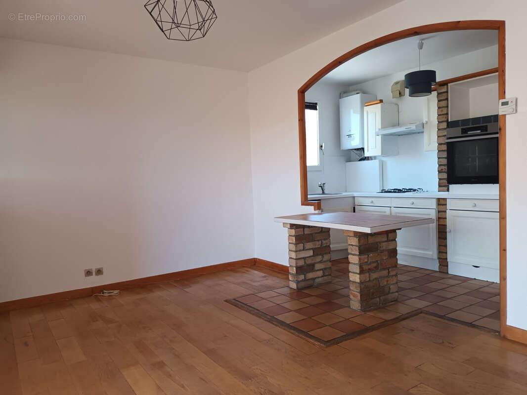 Appartement à MOUANS-SARTOUX