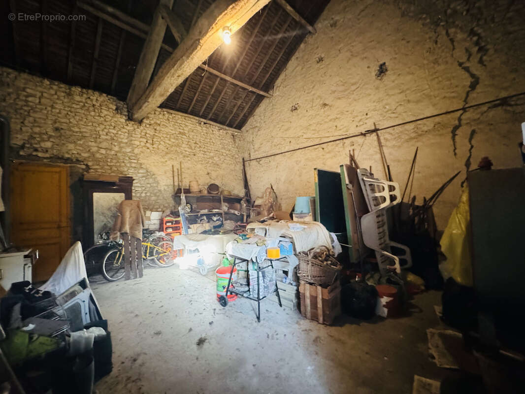Maison à COURTEMPIERRE