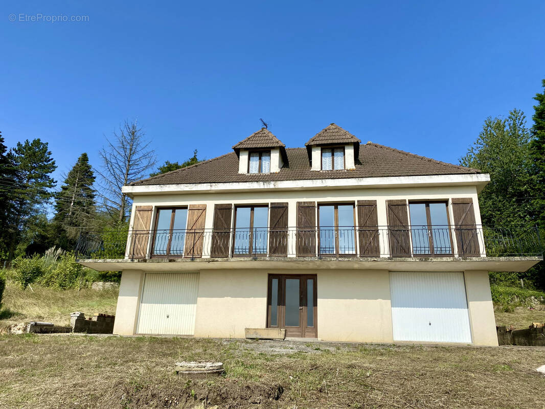 Maison à SAINT-VICTOR-DE-BUTHON