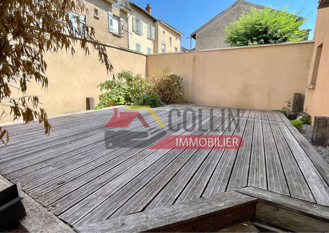 Maison familiale d'environ 200 m2, beaux volumes, terrasse garage - photo 3