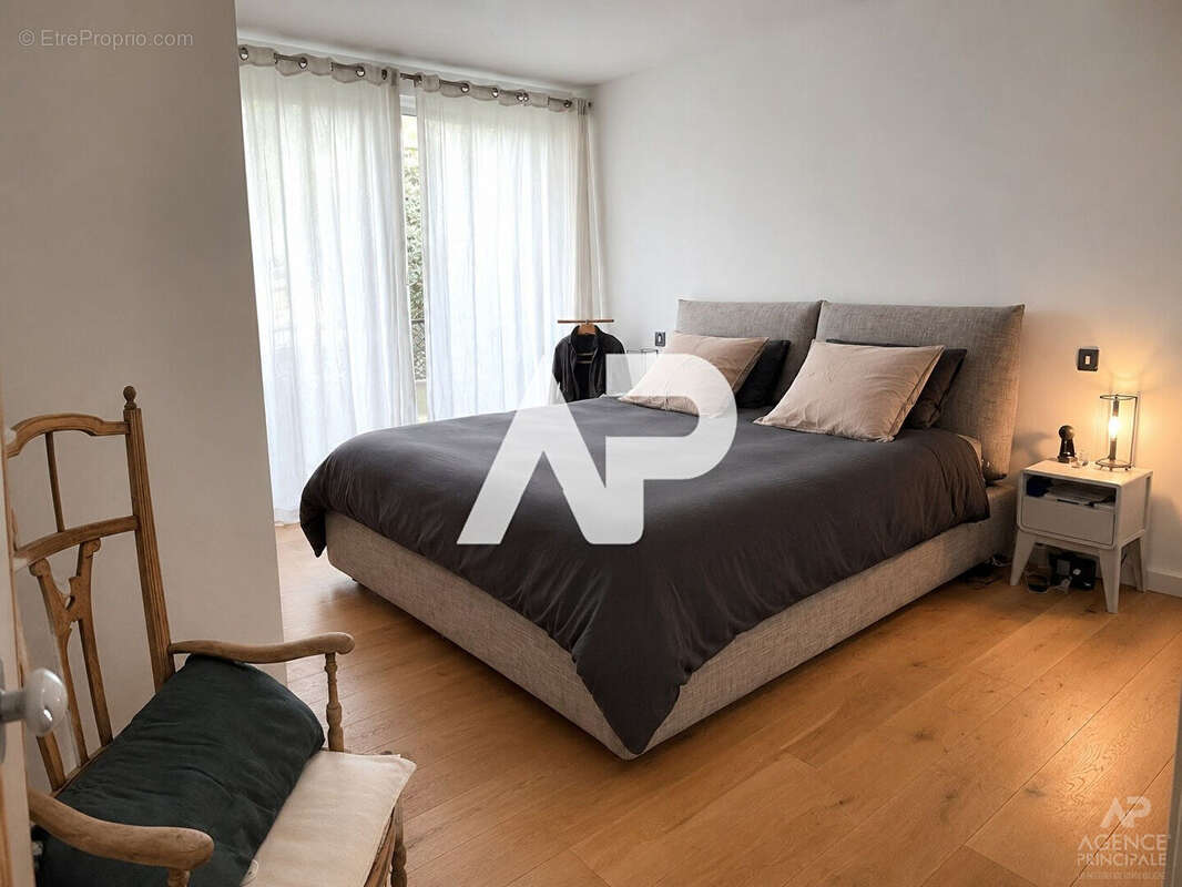 Appartement Rueil Malmaison 4 pièce(s) 107.87 m2 - photo 9