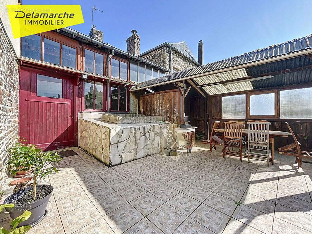 Maison à TESSY-SUR-VIRE