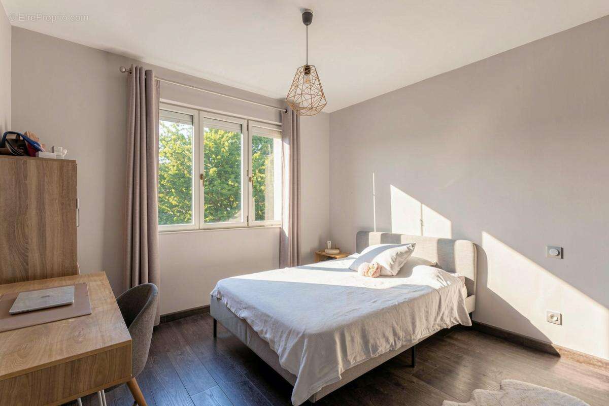 Maison 285 m² à Corbas  - photo 18