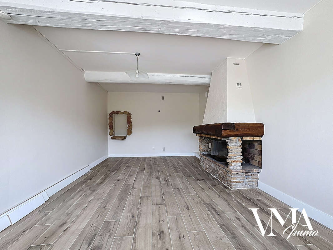 Appartement à LENTILLY