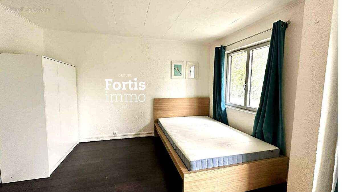 Appartement à FRESNES