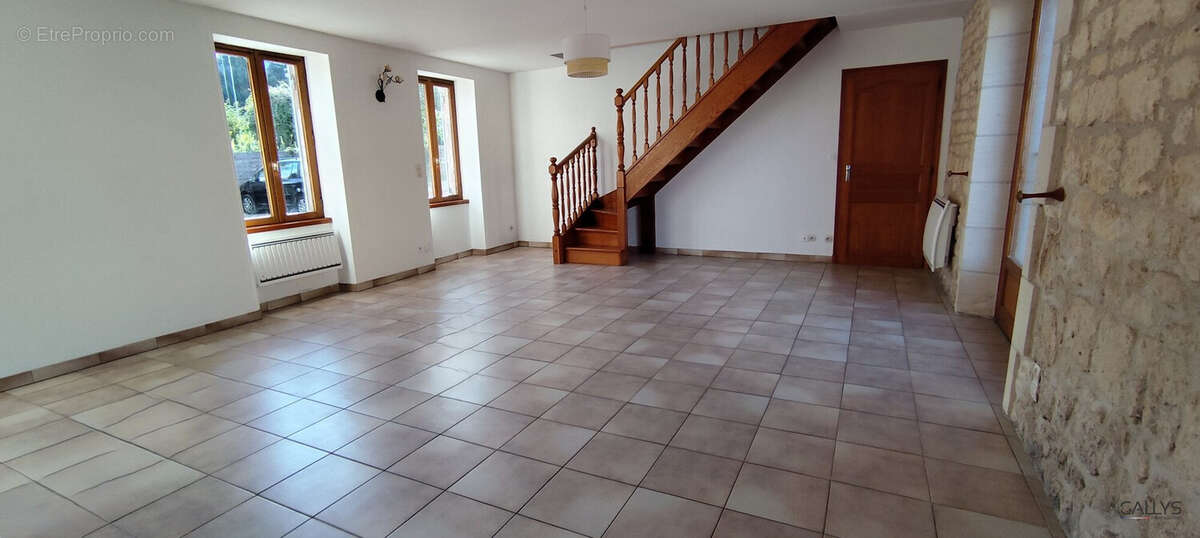 Maison 102 m² à Nancras  - photo 3