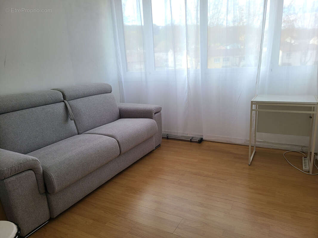 Appartement à FONTENAY-LE-FLEURY