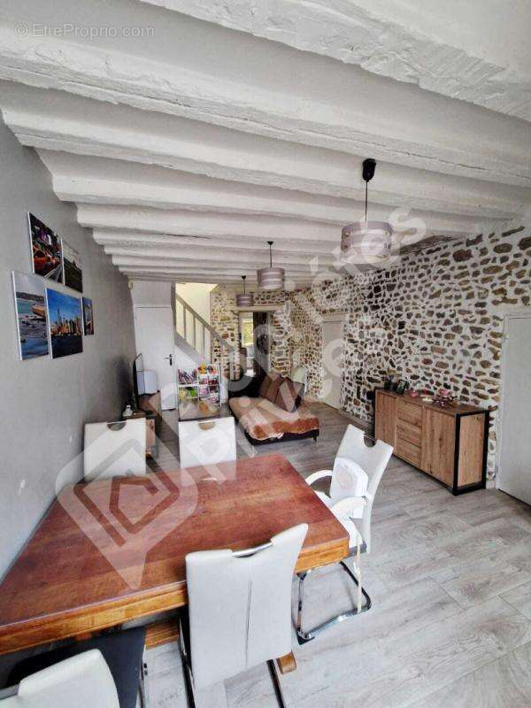 Maison à SACLAS