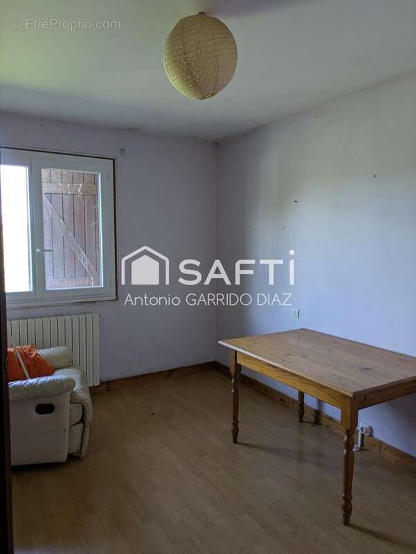 Maison 130 m² à Gimat  - photo 9