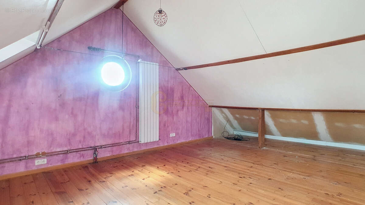 Maison à VER-SUR-LAUNETTE