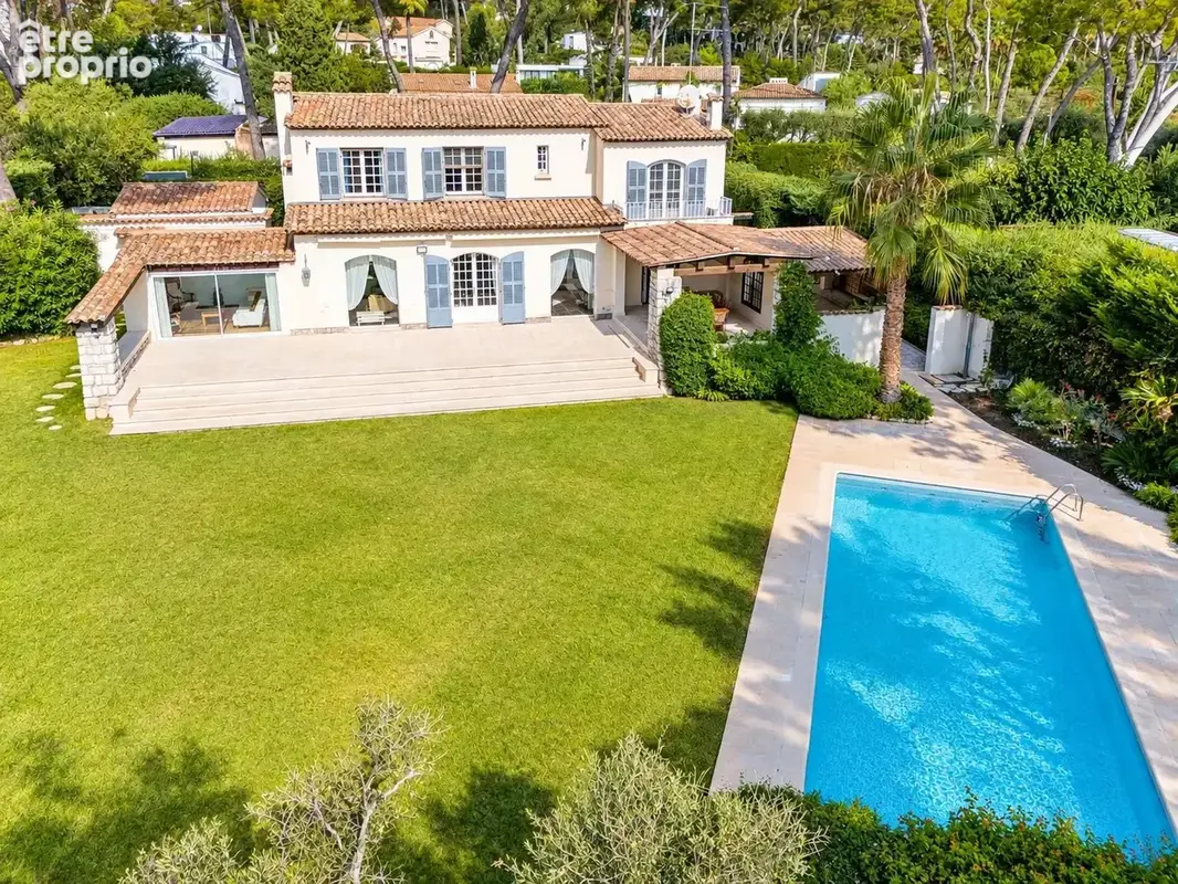 Spacieuse villa avec jardin plat et piscine - photo 23