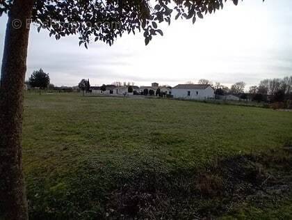 Terrain à GUIMPS